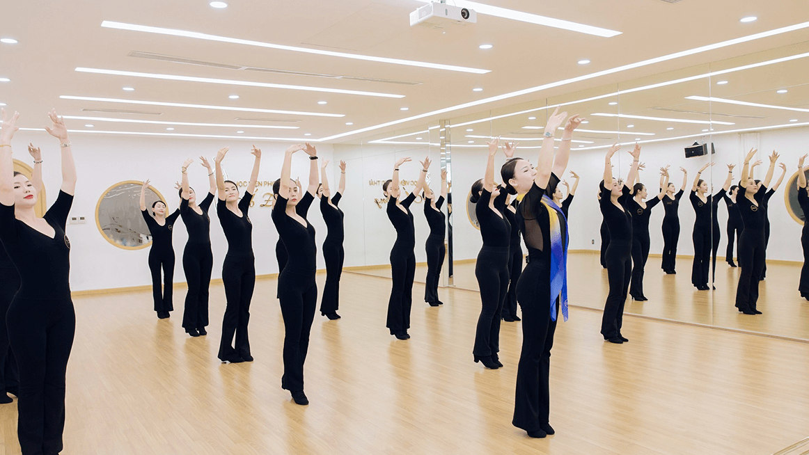 PHONG THÁI HÌNH THỂ