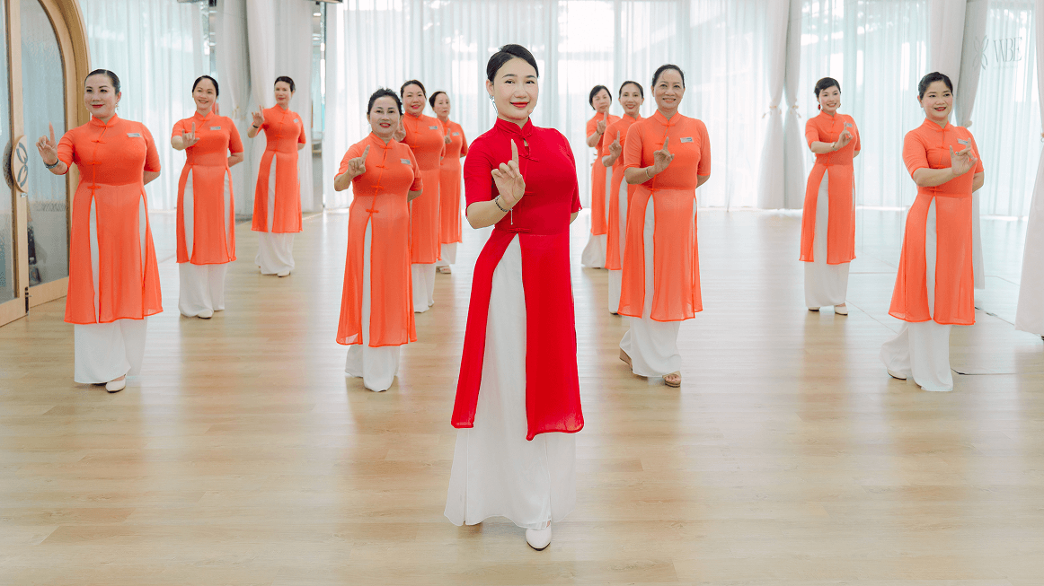 PHONG THÁI ÁO DÀI